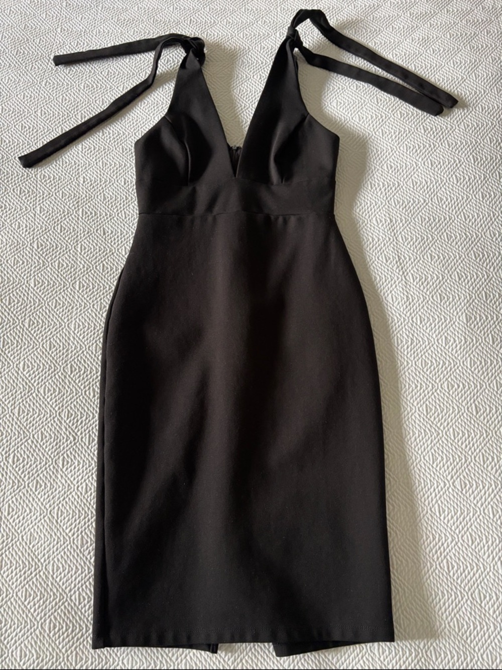 Lulus Plunge Tie Shoulder Sheath Dress